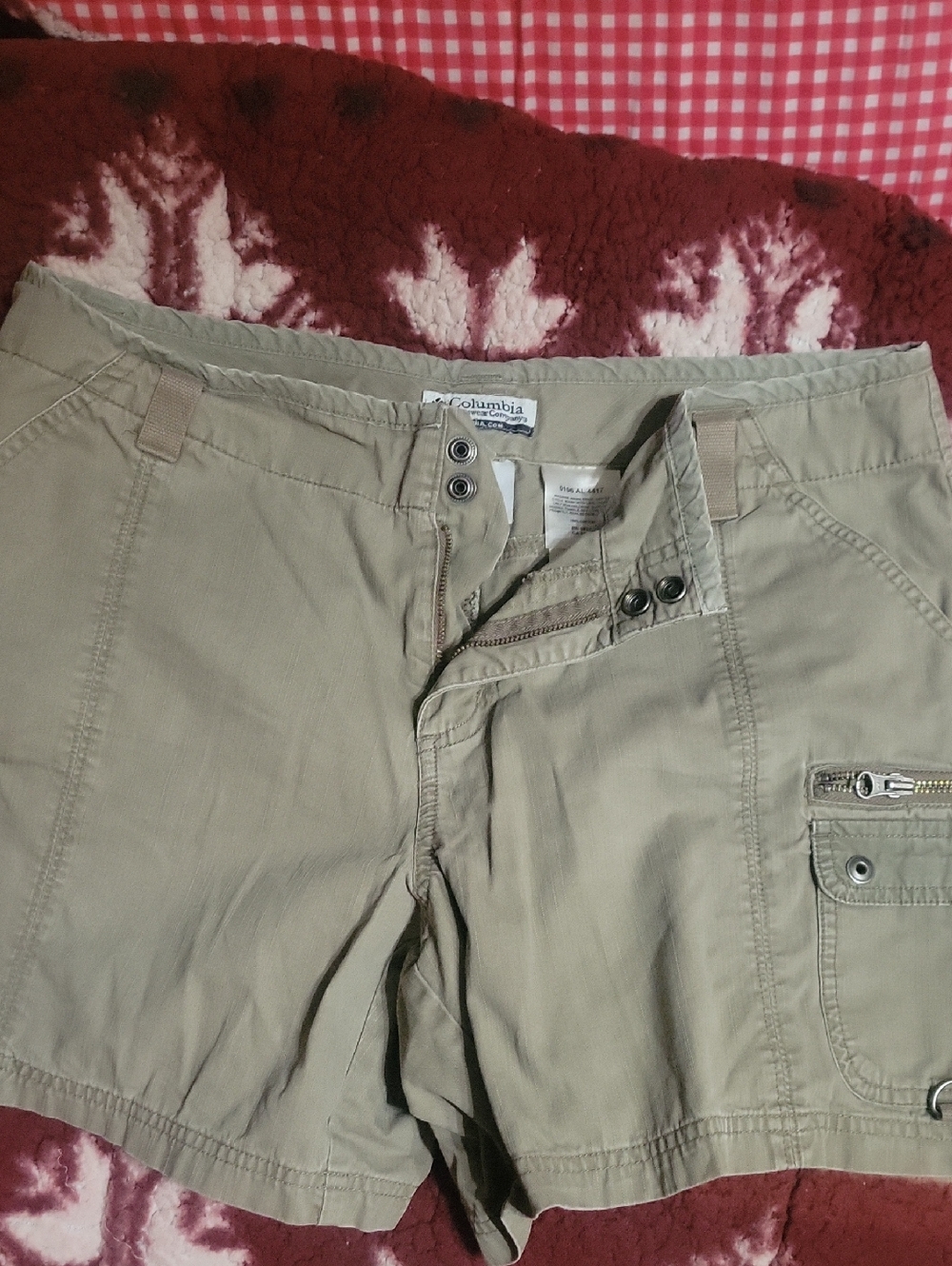 Columbia Women's Light Tan Cargo Shorts